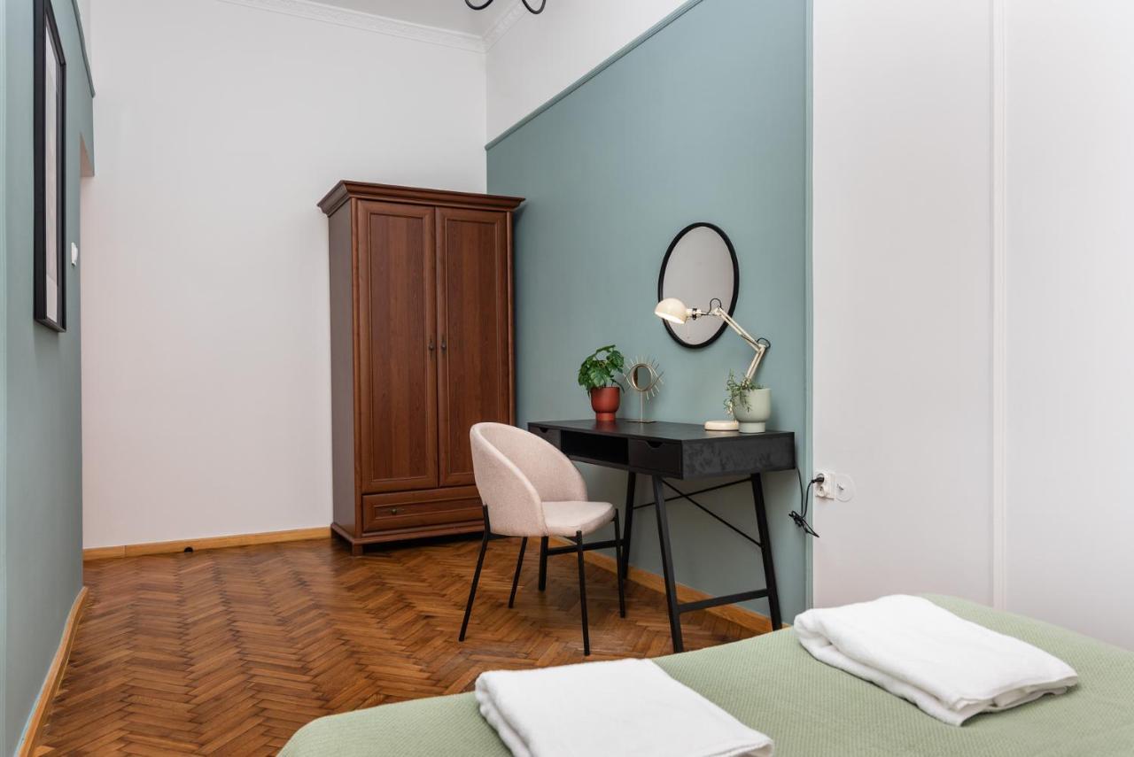 Classy Old Town Apartment - By Upstairs Krakow Bagian luar foto