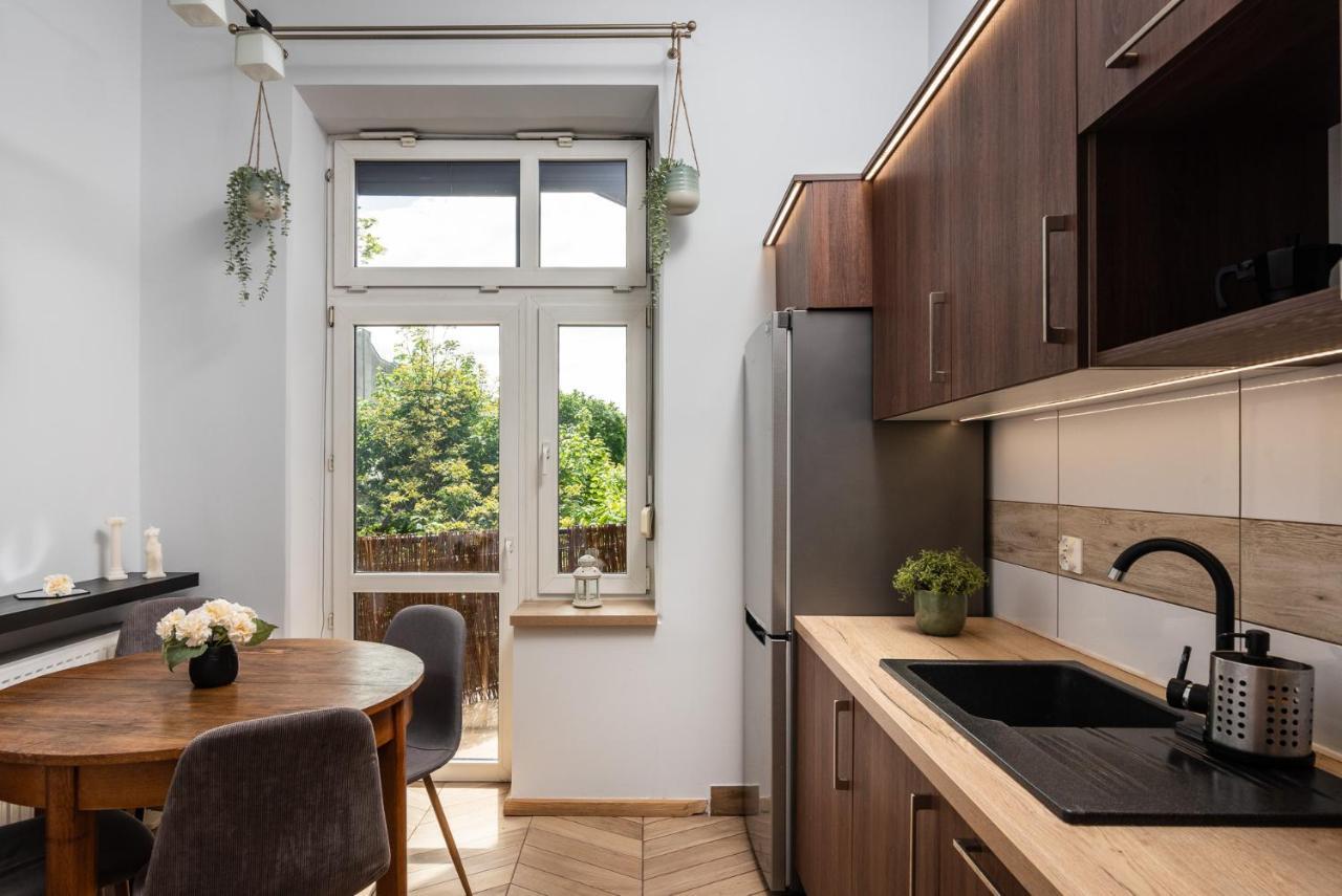 Classy Old Town Apartment - By Upstairs Krakow Bagian luar foto