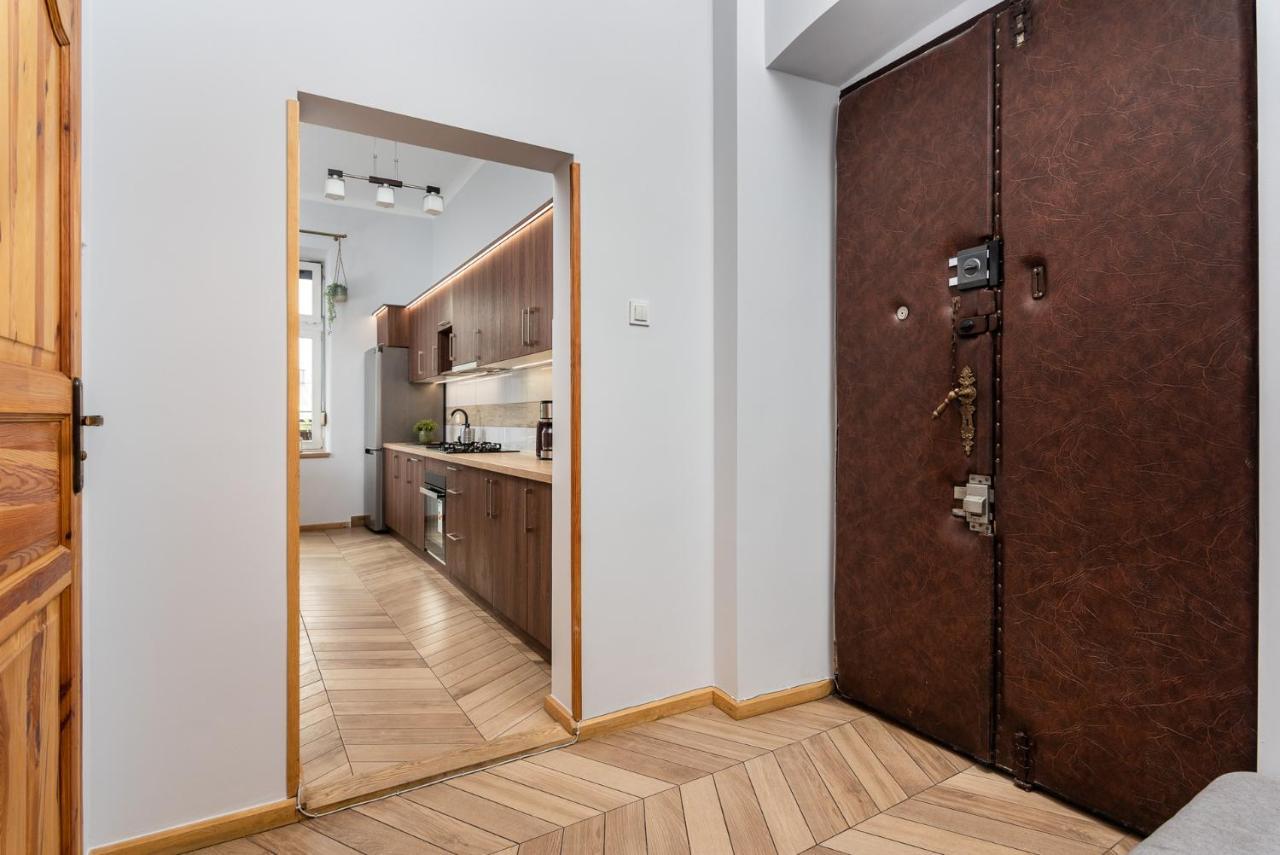 Classy Old Town Apartment - By Upstairs Krakow Bagian luar foto
